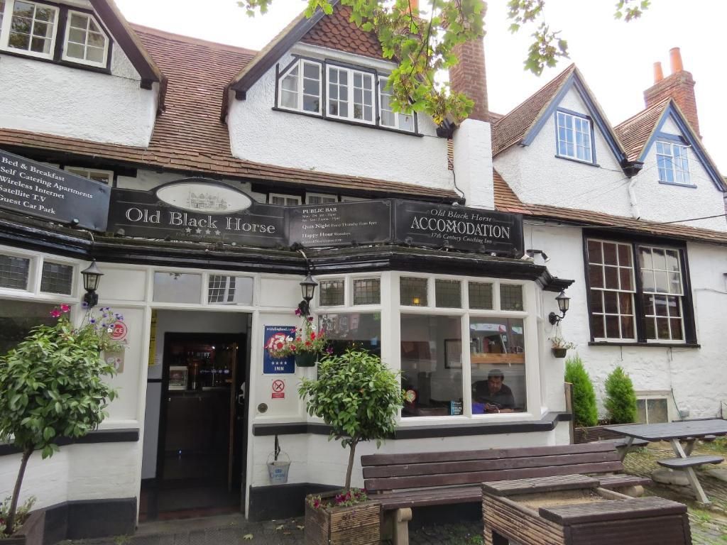 The Old Black Horse - Inn