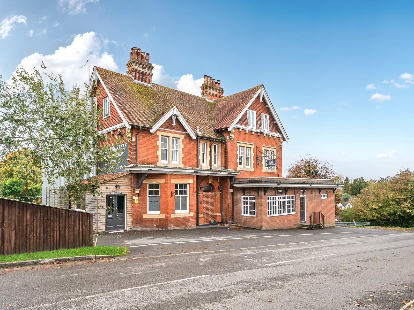 The Old Railway Hotel Porton