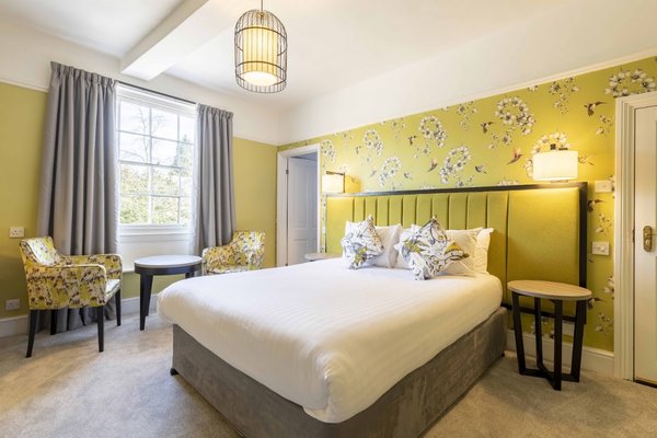 The Old Wisteria Hotel