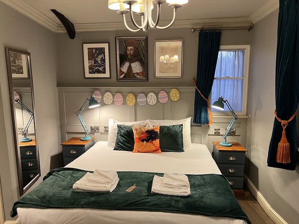 The Ostrich Inn London Heathrow