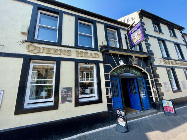 The Queens Head Hotel