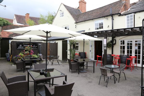 The Queens Head Pub and Hotel