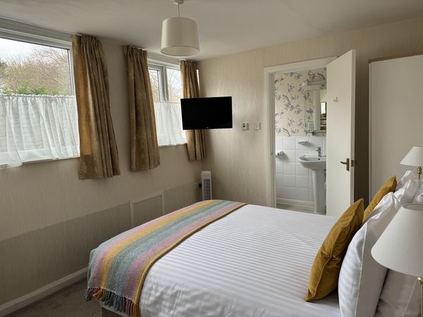 The Raincliffe Hotel