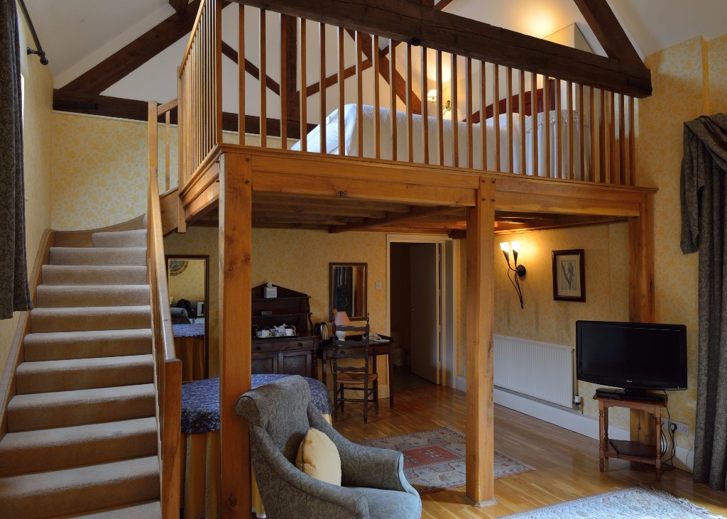 The Raven Hotel