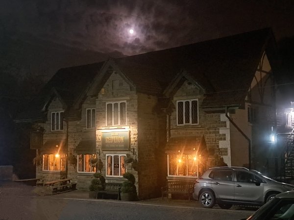 The Red Lion Hawkshaw