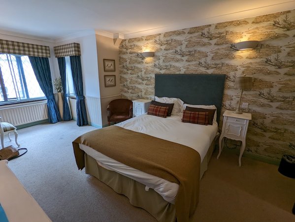 The Red Lion Hawkshaw