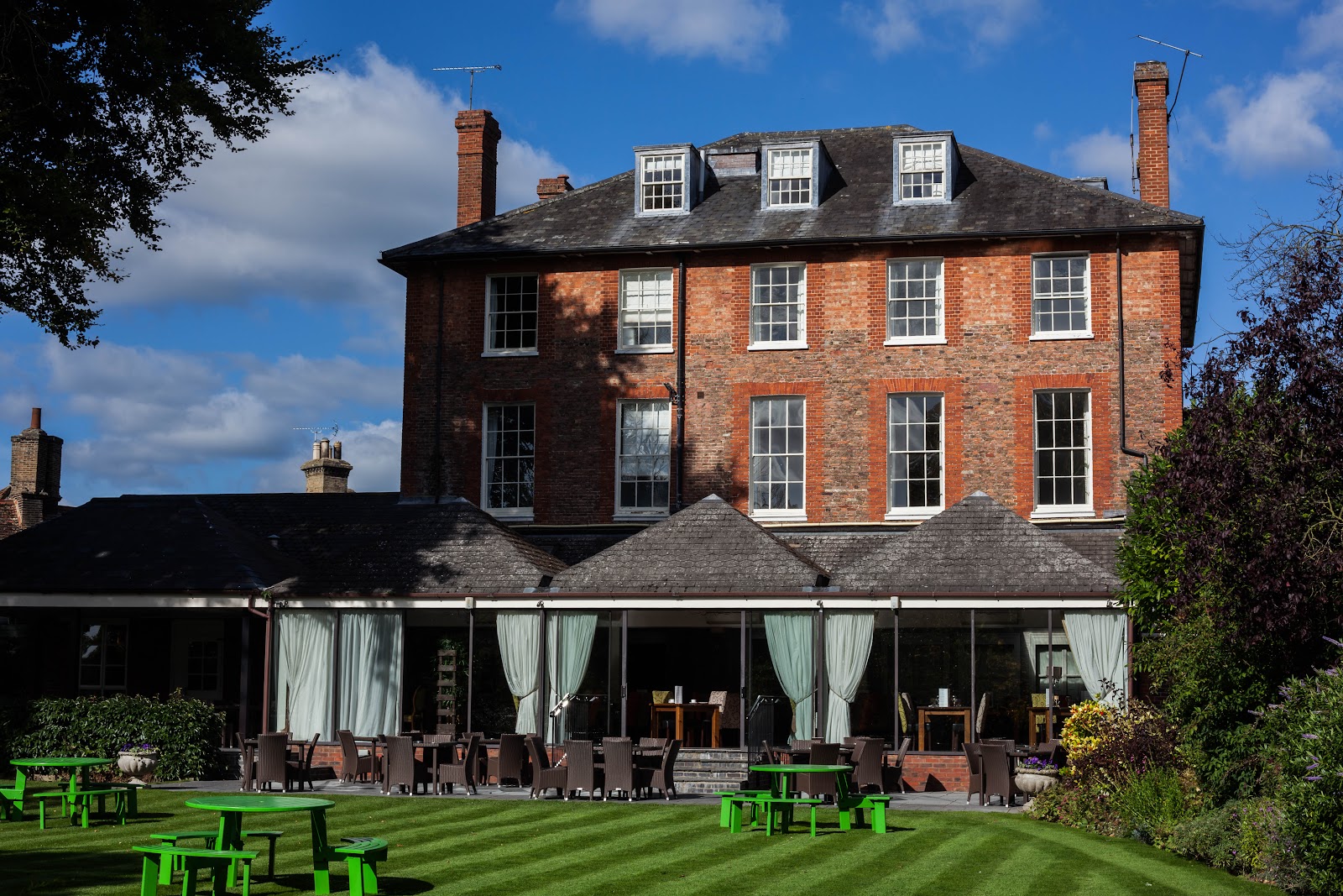 The Riverside House Hotel
