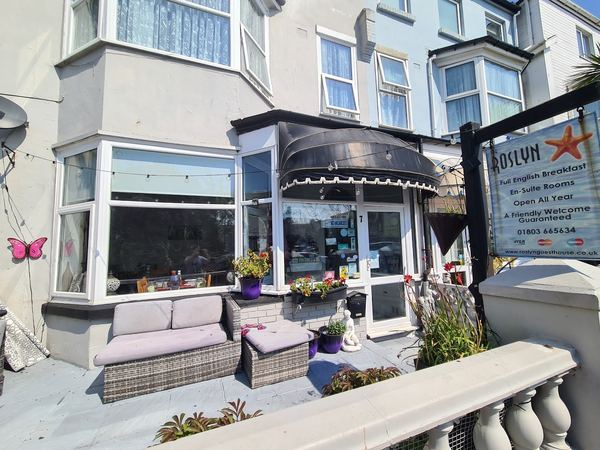 The Roslyn Guest House