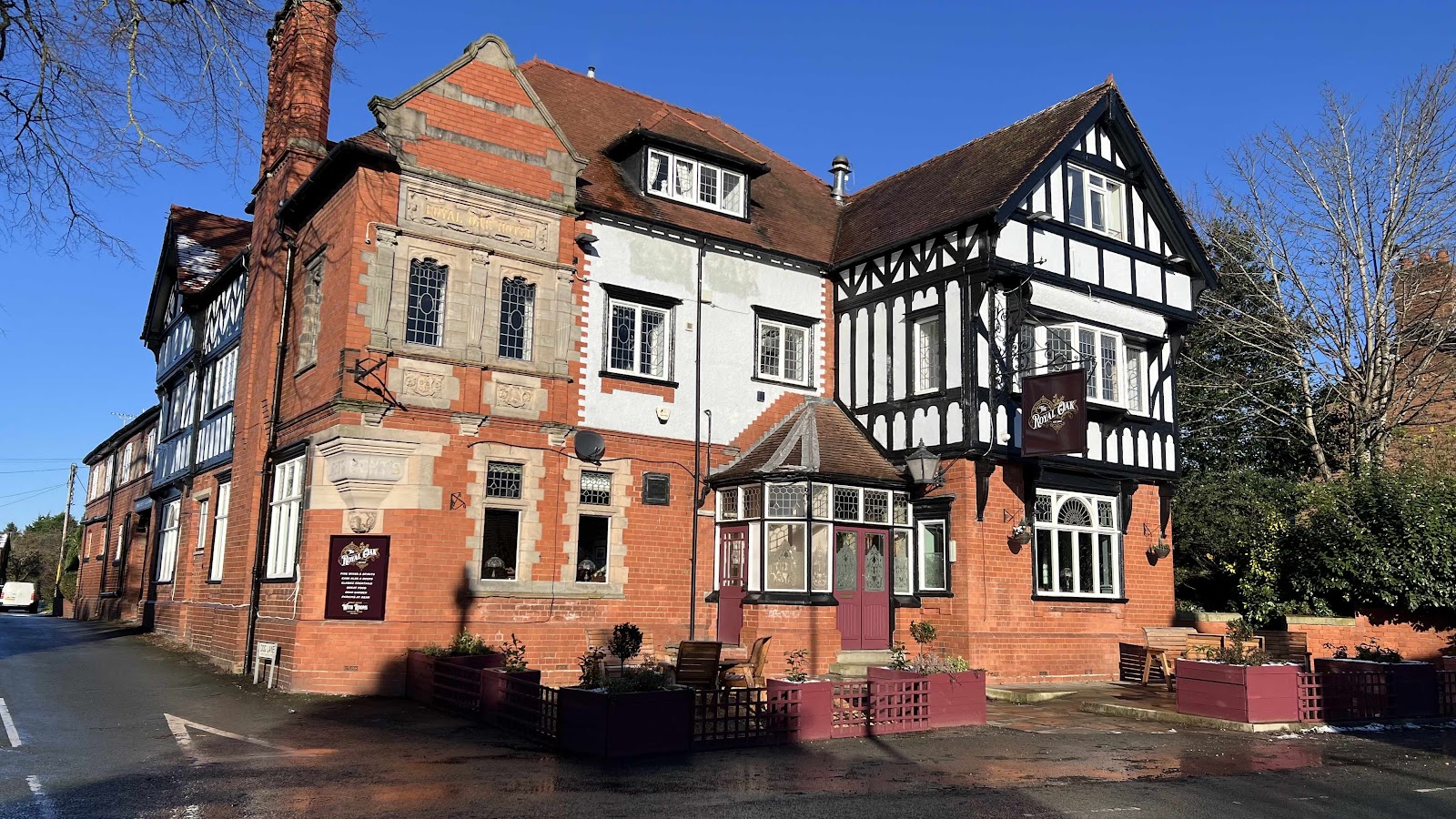 The Royal Oak Hotel And Restaurant