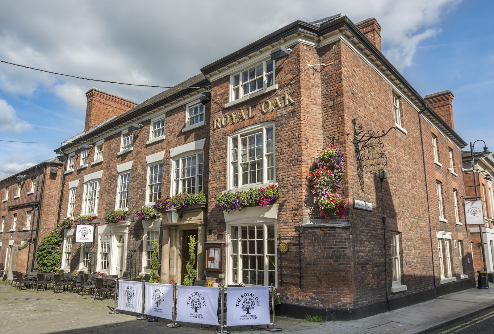 The Royal Oak Hotel, Welshpool - The Coaching Inn Group