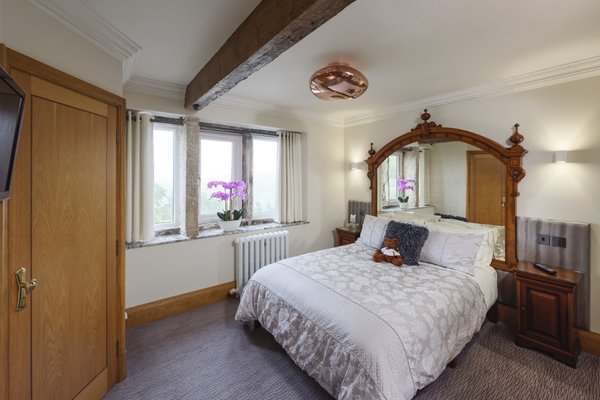 The Saddleworth Hotel