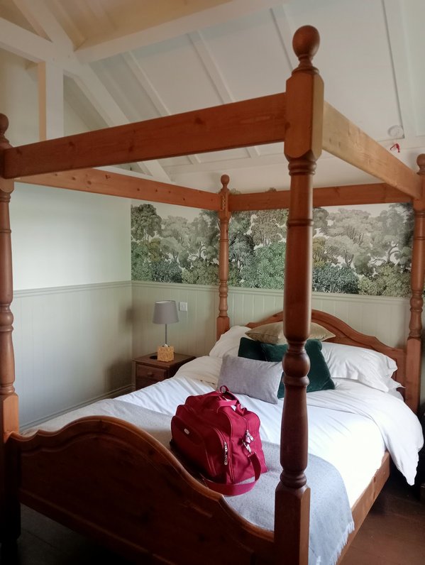 The Sword Inn Hand
