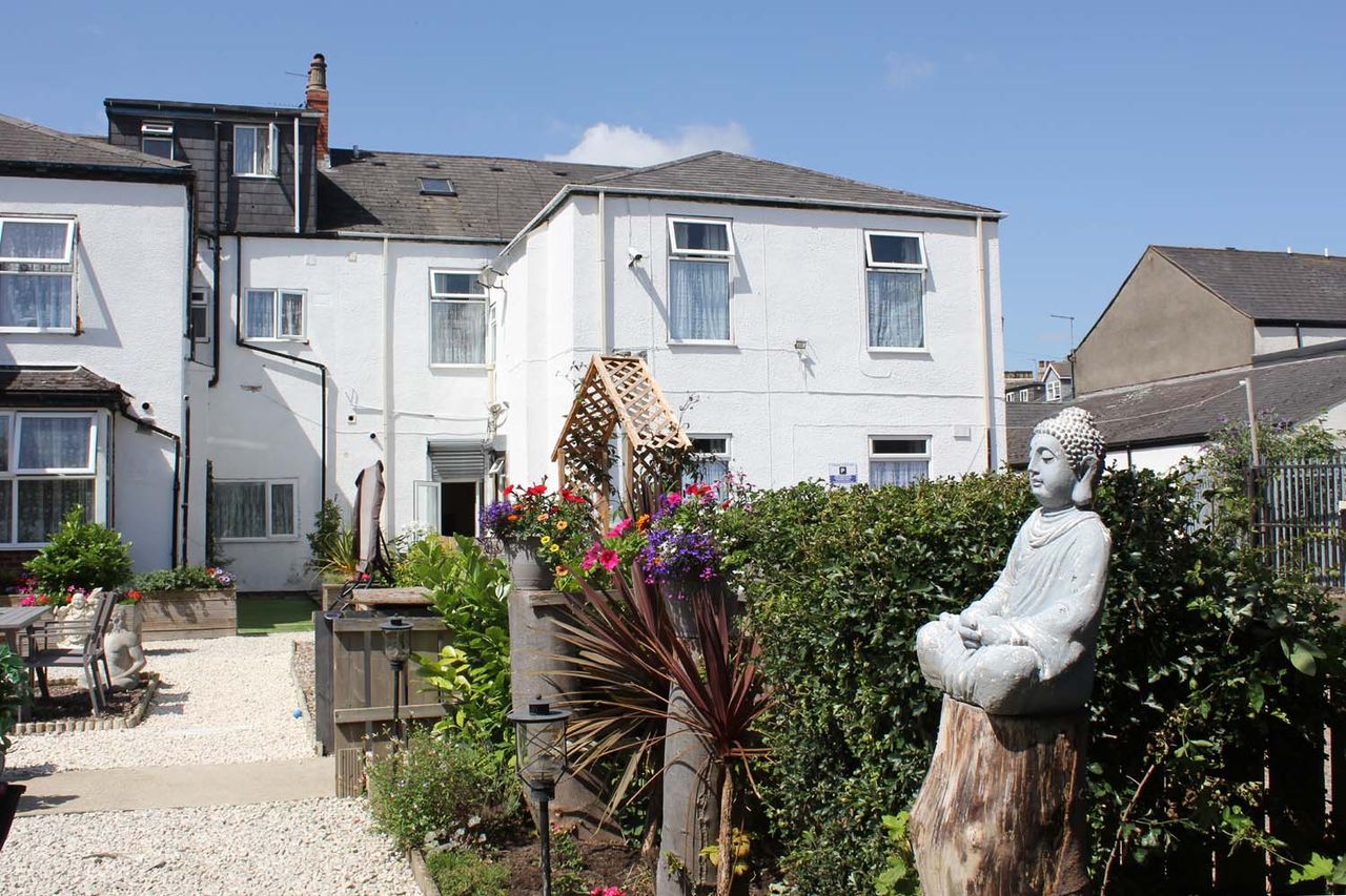The Vale Apart Hotel
