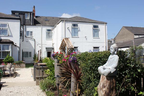The Vale Apart Hotel