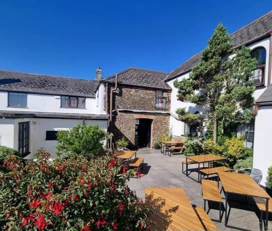The West Country Inn