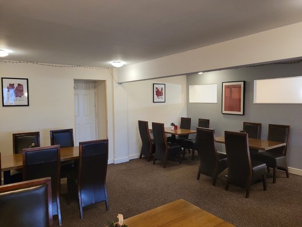 The White Horse Lodge Hotel