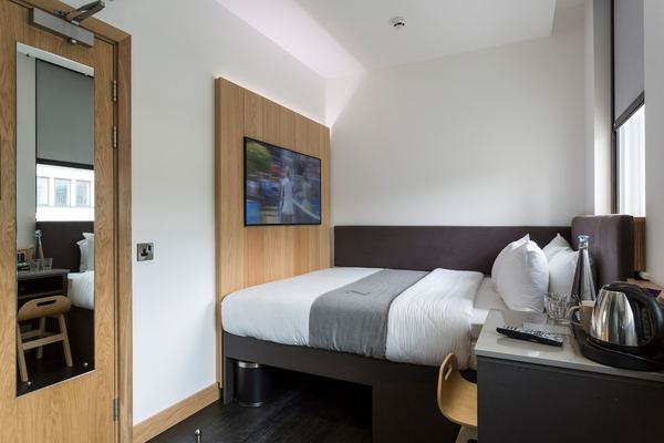 The Z Hotel City