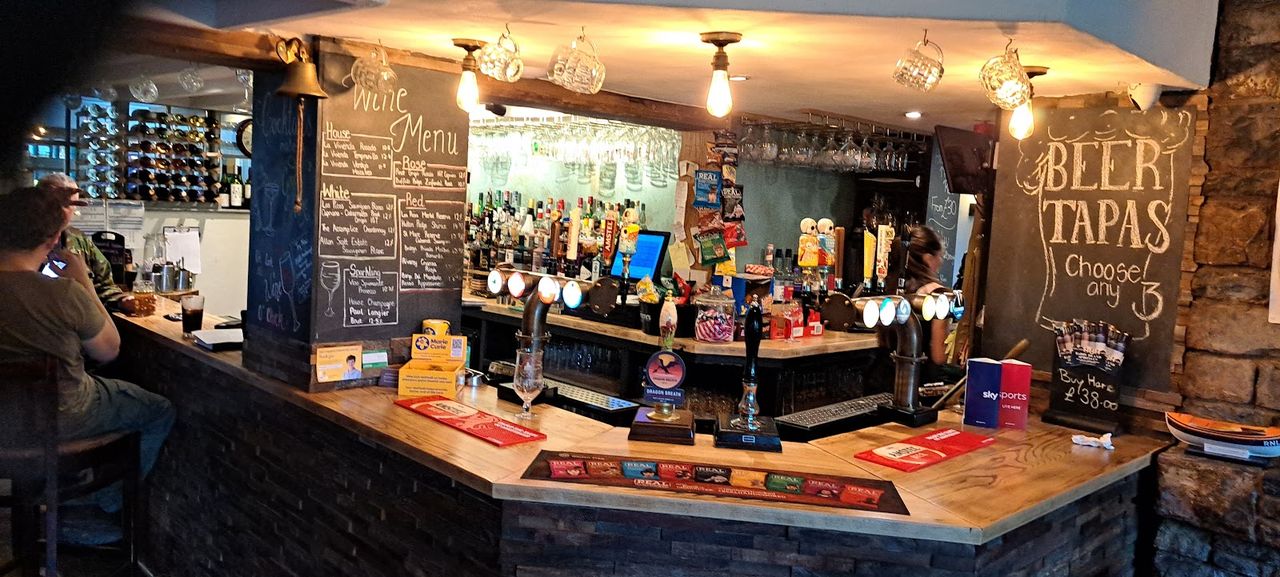 Three Horseshoes