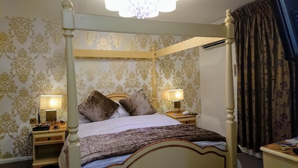 Three Queens Hotel