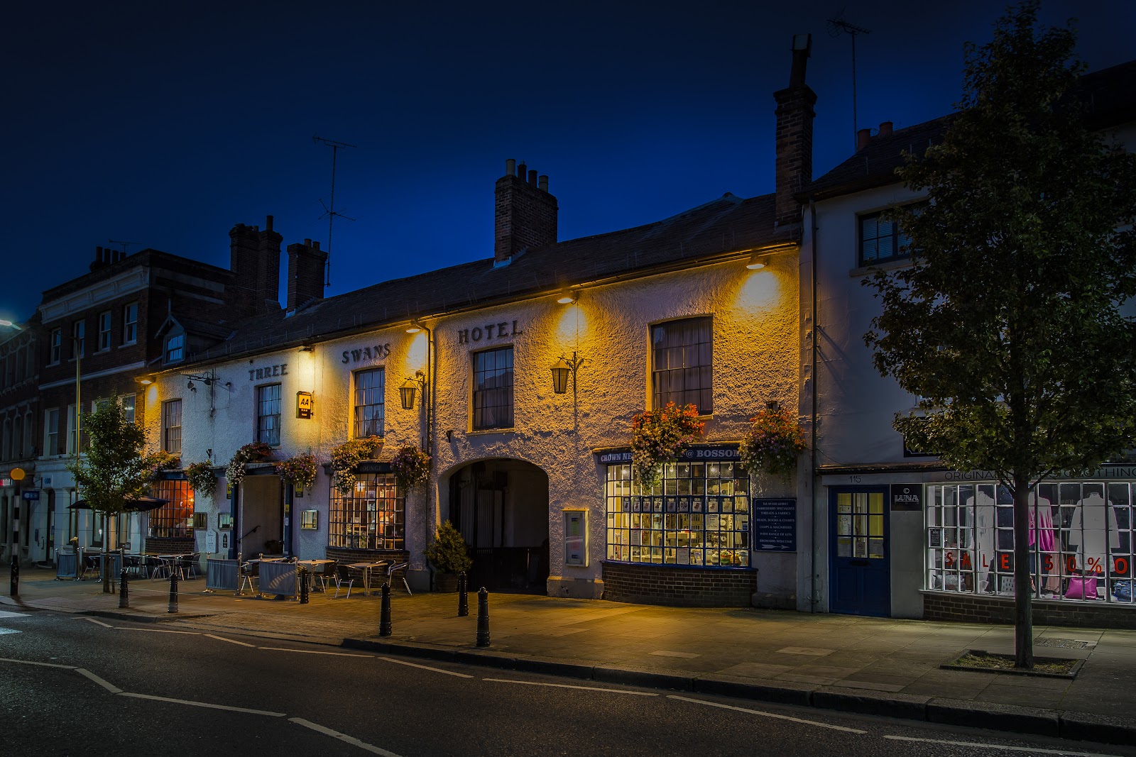 Three Swans Hotel