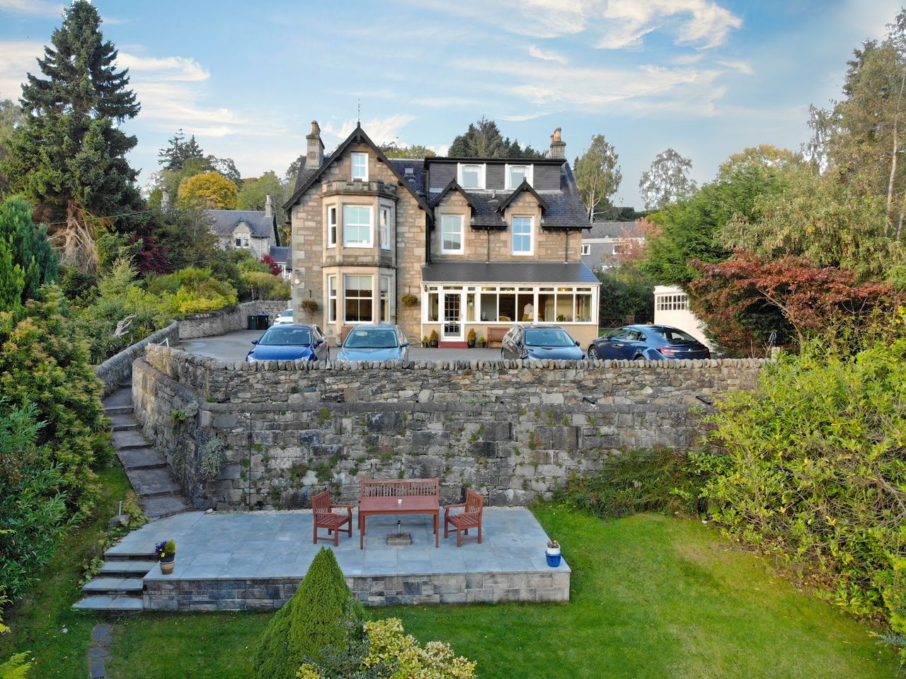 Tigh Na Cloich Hotel