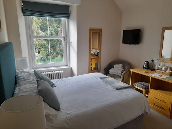 Tigh Na Cloich Hotel