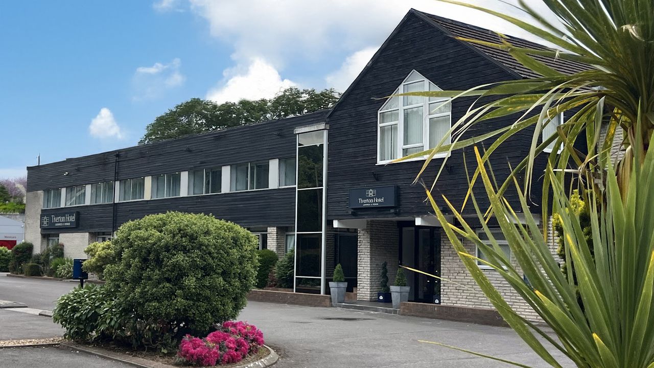 Tiverton Hotel Lounge & Venue