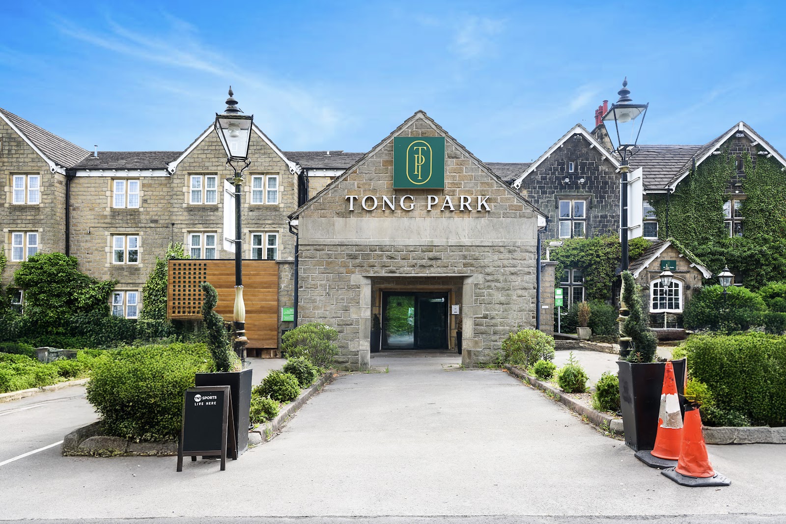 Tong Park Hotel
