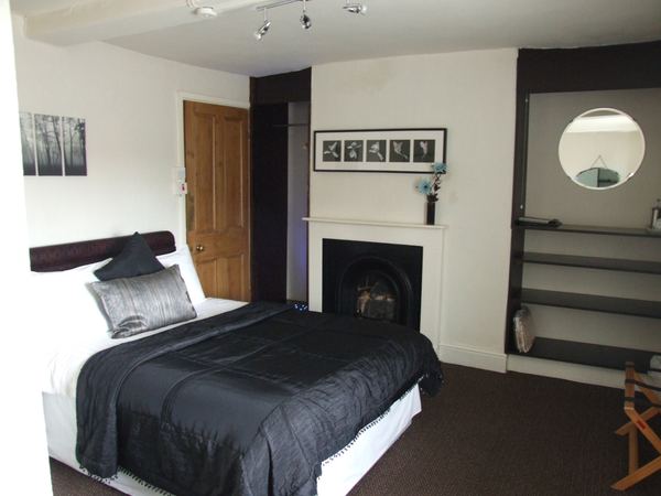 Tonys House Hotel