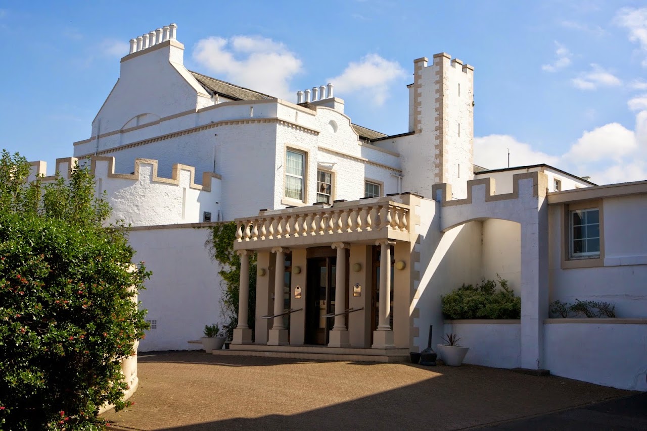Torrs Warren Country House