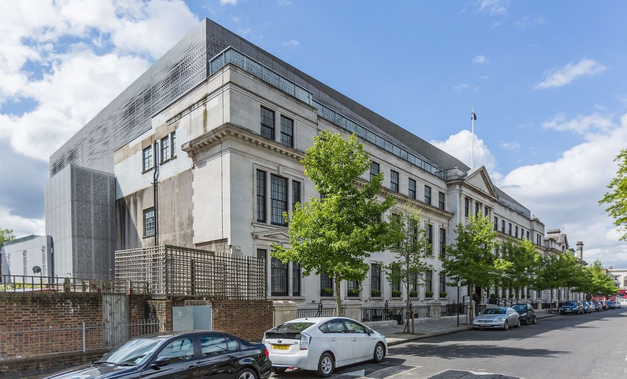 Town Hall Hotel And Apartments