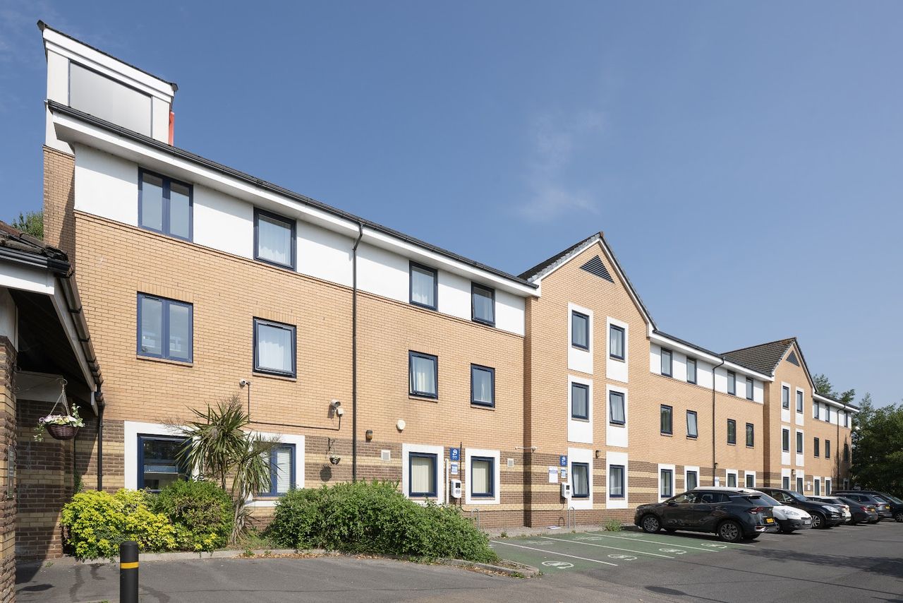 Travelodge Cardiff Gate