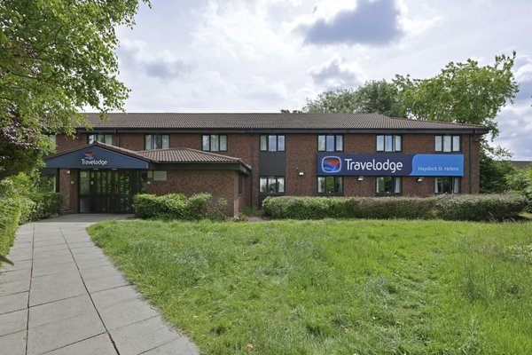 Travelodge Haydock St Helens