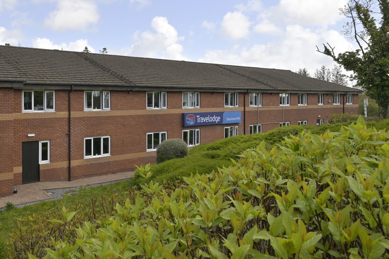 Travelodge Swansea M4
