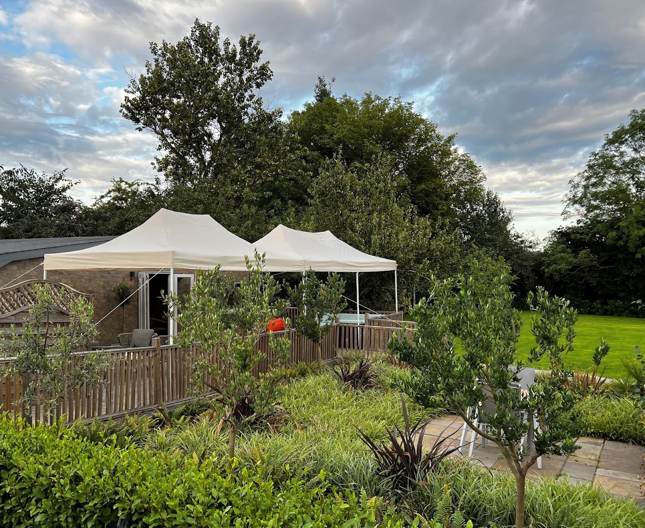 Treetops Cottages & Spa