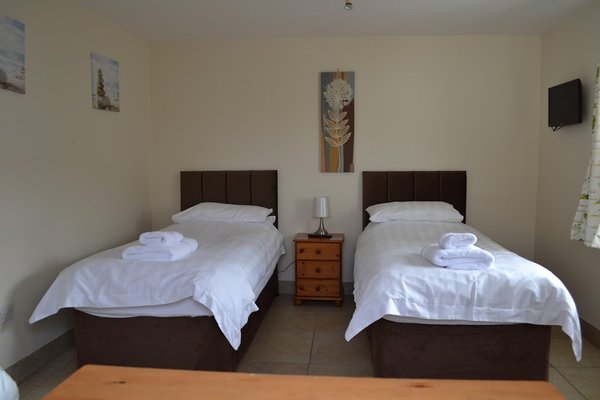 Treetops Cottages & Spa
