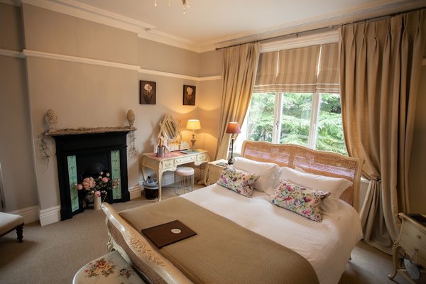 Treherne House & The Malvern Retreat