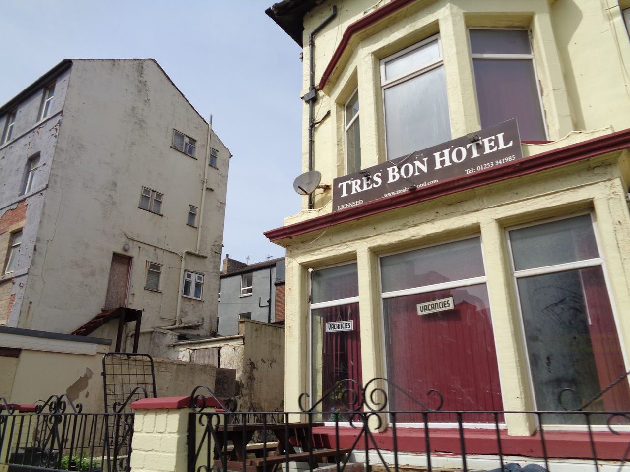 Tres Bon Hotel