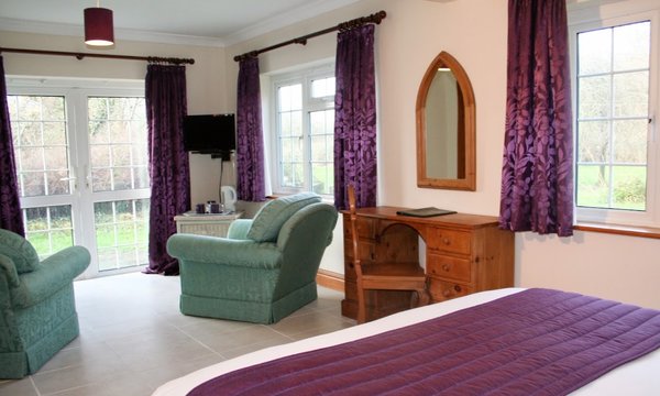 Trivelles Waterhall Country Hotel