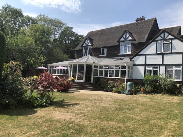 Trumbles Gatwick B&B