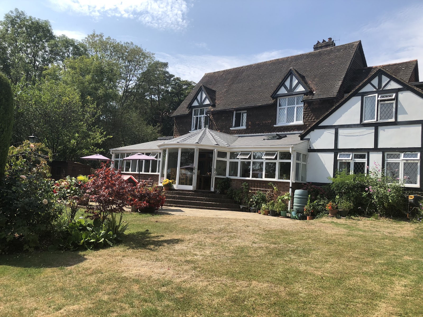 Trumbles Gatwick B&B