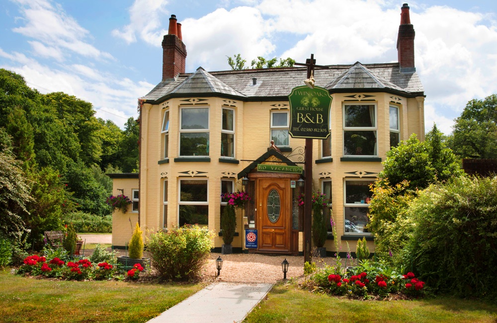 Twin Oaks Guest House
