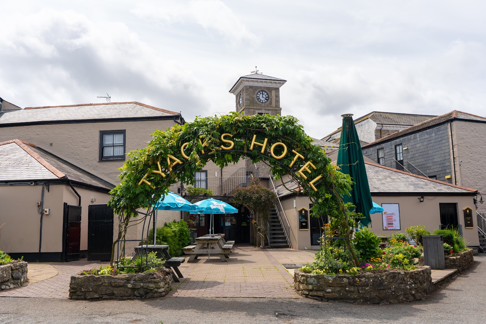 Tyacks Hotel