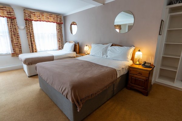 Tyacks Hotel