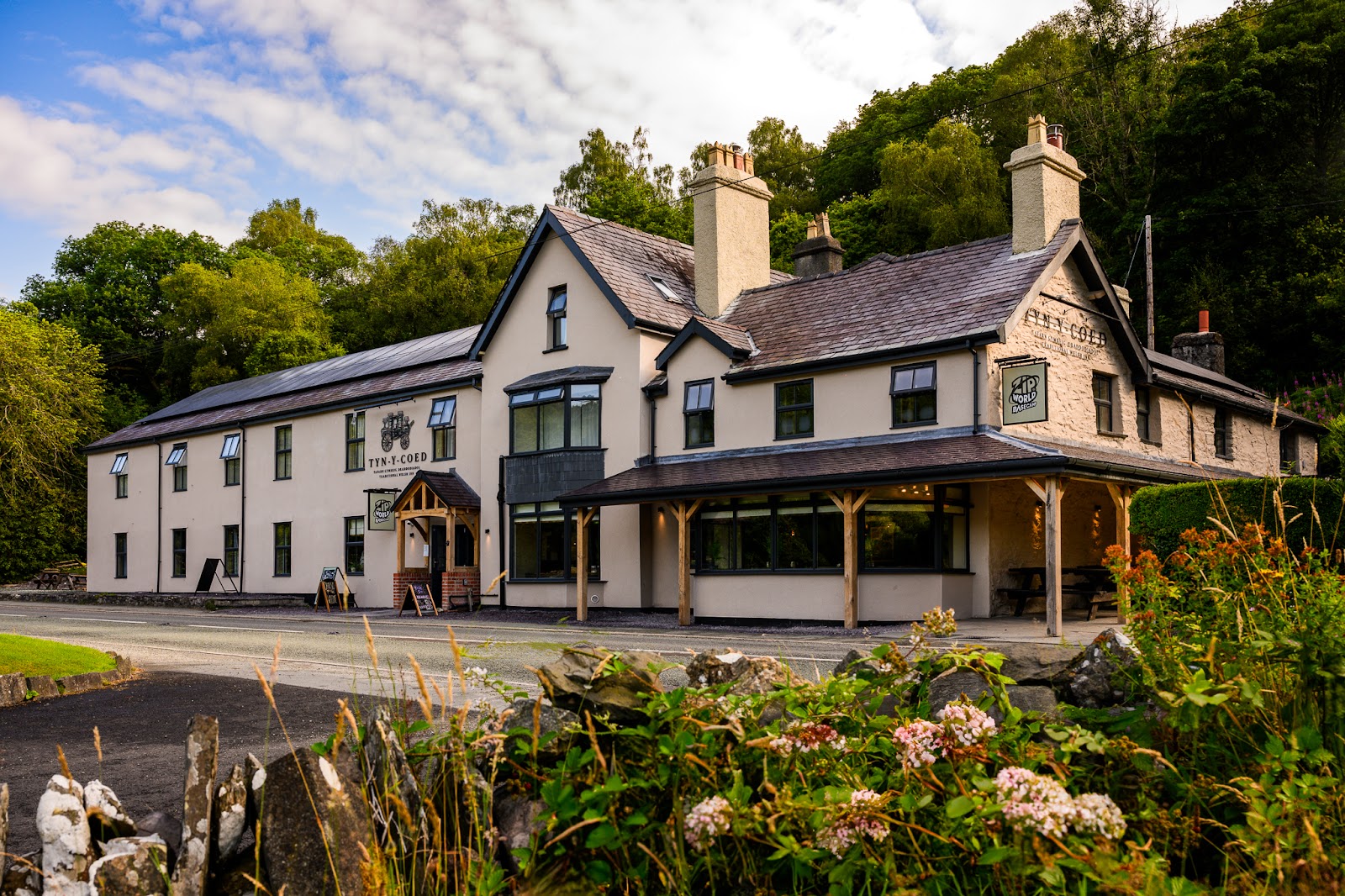 Tyn-y-coed Inn