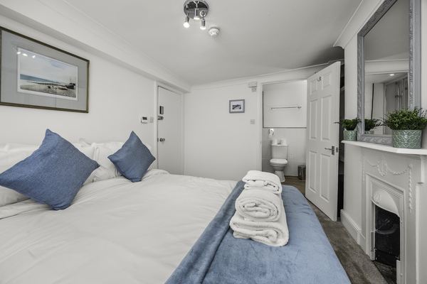 Upper Rock Brighton – Guest House