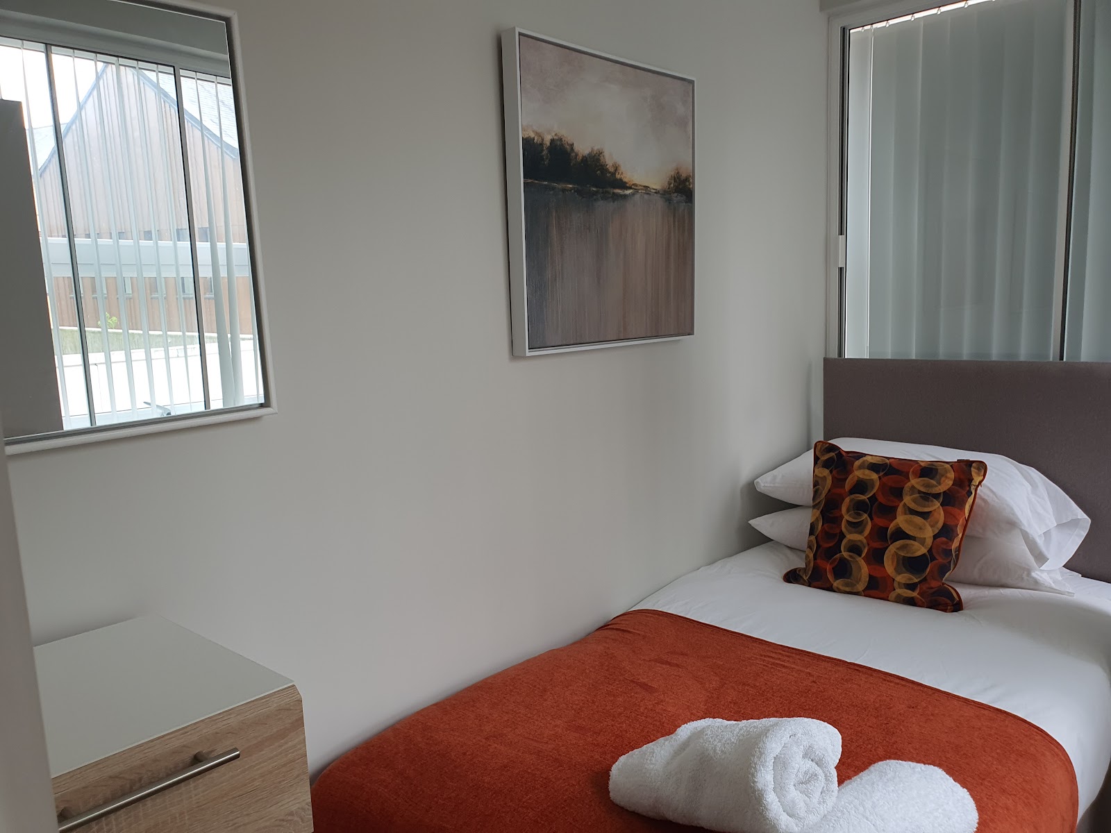 Vetrelax Basildon Executive House