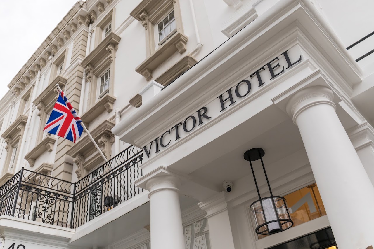 Victor Hotel