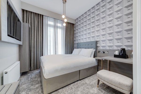 Victor Hotel