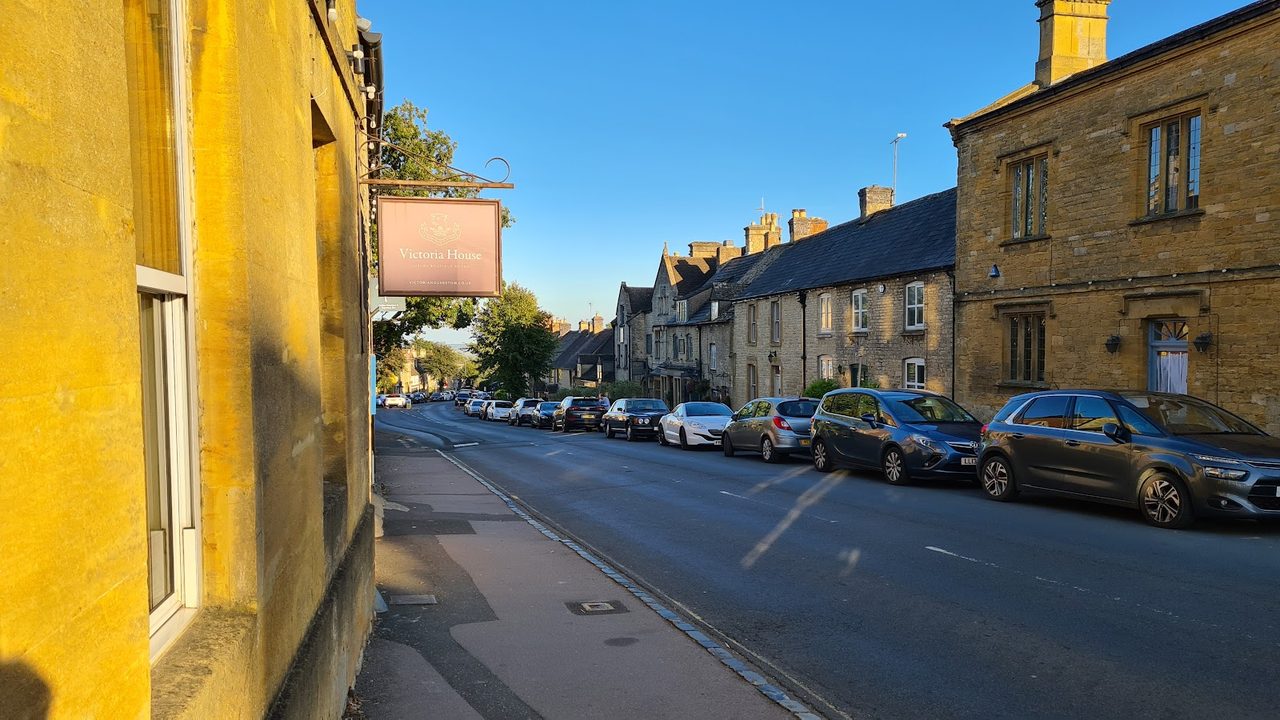 Victoria House
